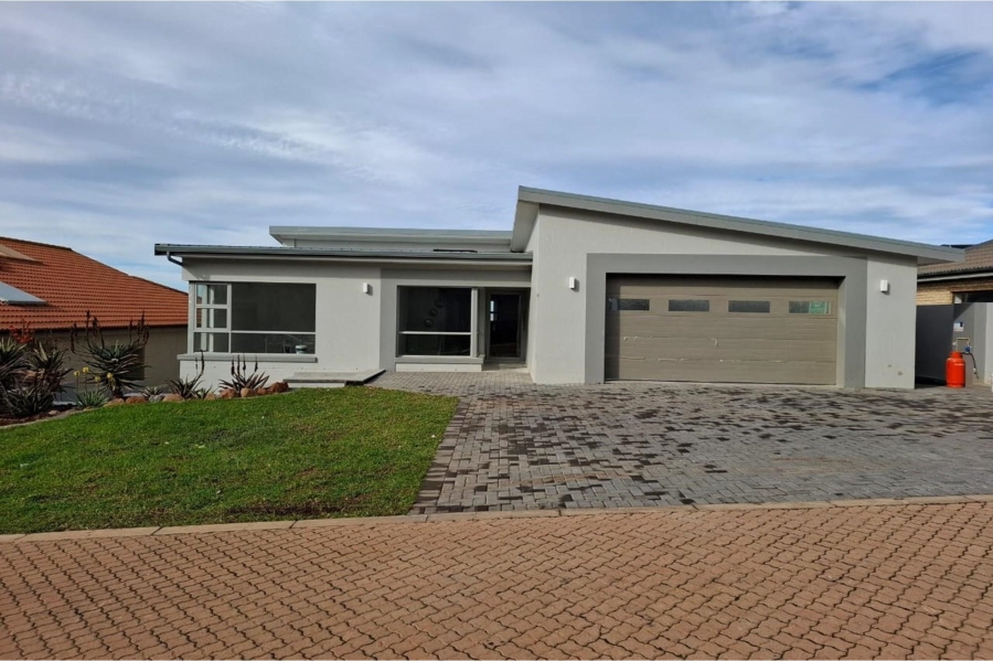 4 Bedroom Property for Sale in Monte Christo Western Cape